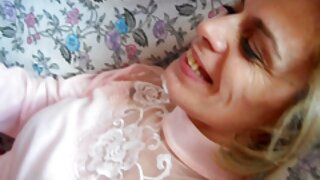 ორი მდიდრული ქერა ხუ ...