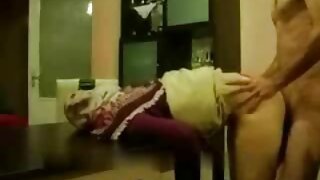 ვნებამორეული ქერა კრ ...
