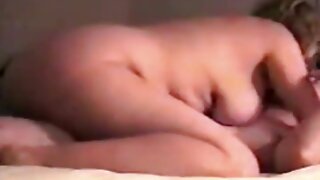 მომხიბვლელ ქერა გოგო ...